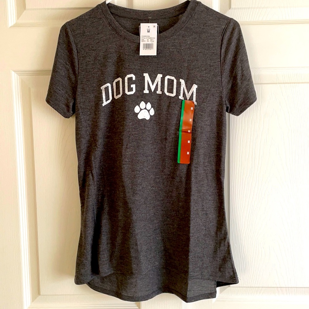 NWT! Dog Mom Tee 🐾